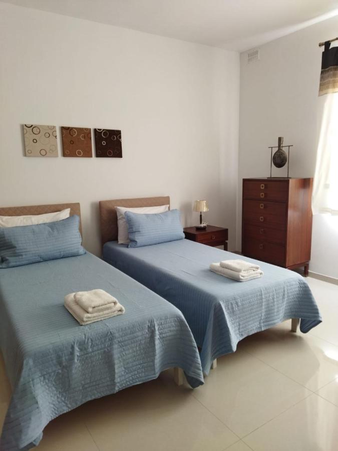 Centrally Located Bugibba - Seaside Comfort Apartment