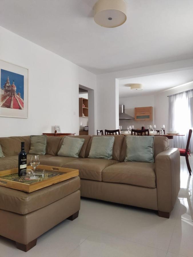 Centrally Located Bugibba - Seaside Comfort *